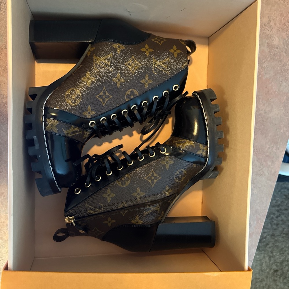 Louis Vuitton Star Trail Ankle Boots - Picture 7 of 7